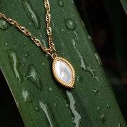 Visual Necklace (White Mother-of-pearl/Gold)