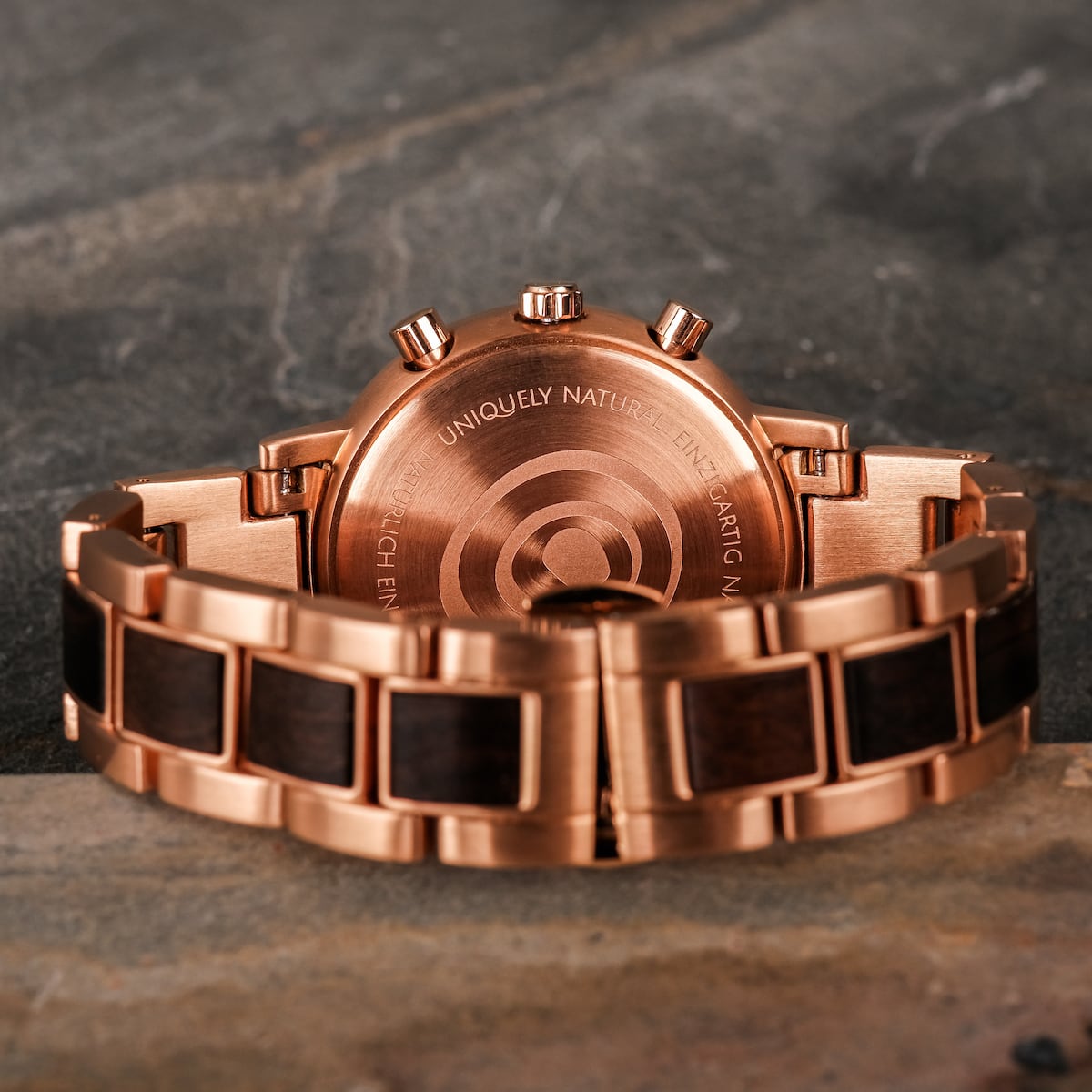"Calina", a stylish watch featuring a rose gold finish with maple and marble accents.