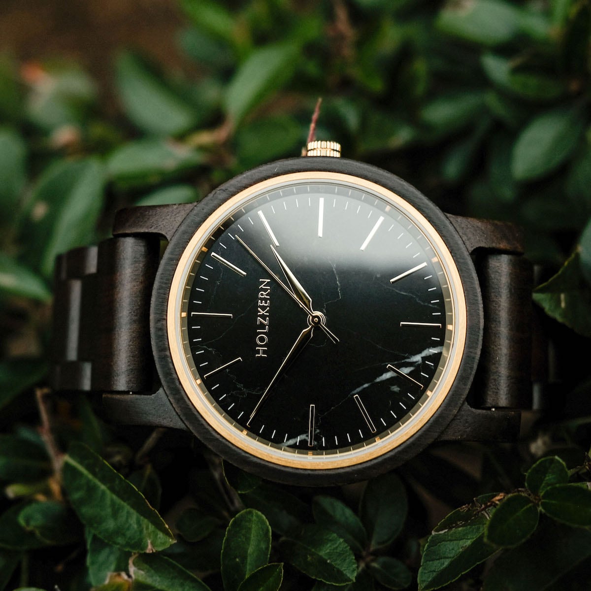 "Summer Night" watch featuring a maple and marble design with a sleek, natural style.