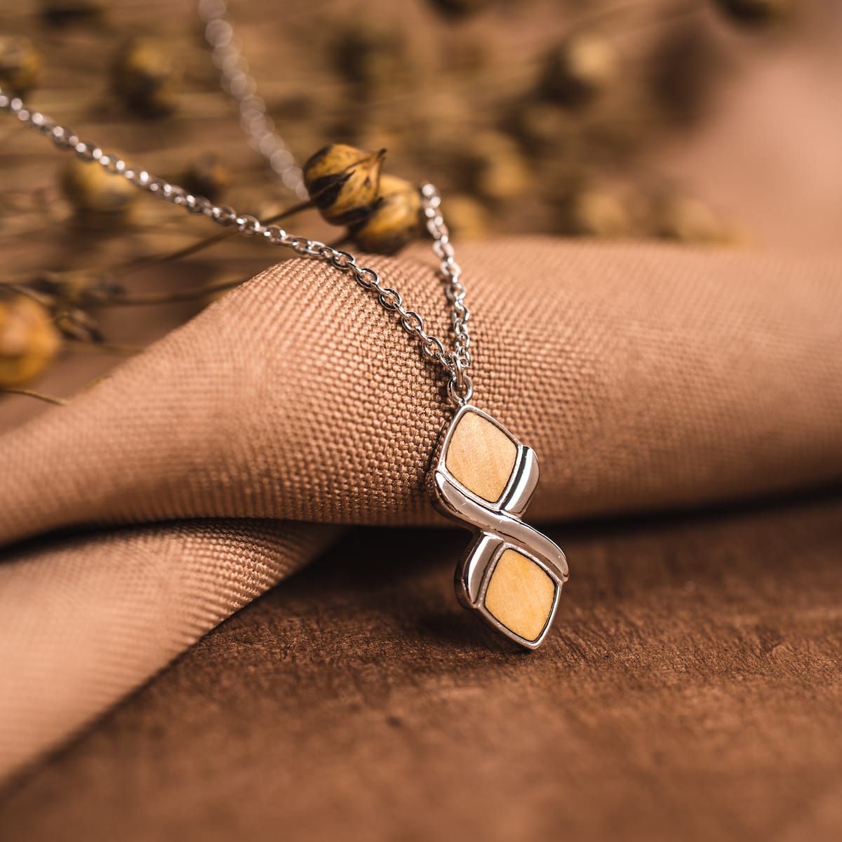 "Mosaic Necklace" - Elegant silver mosaic-style necklace with olive accents.