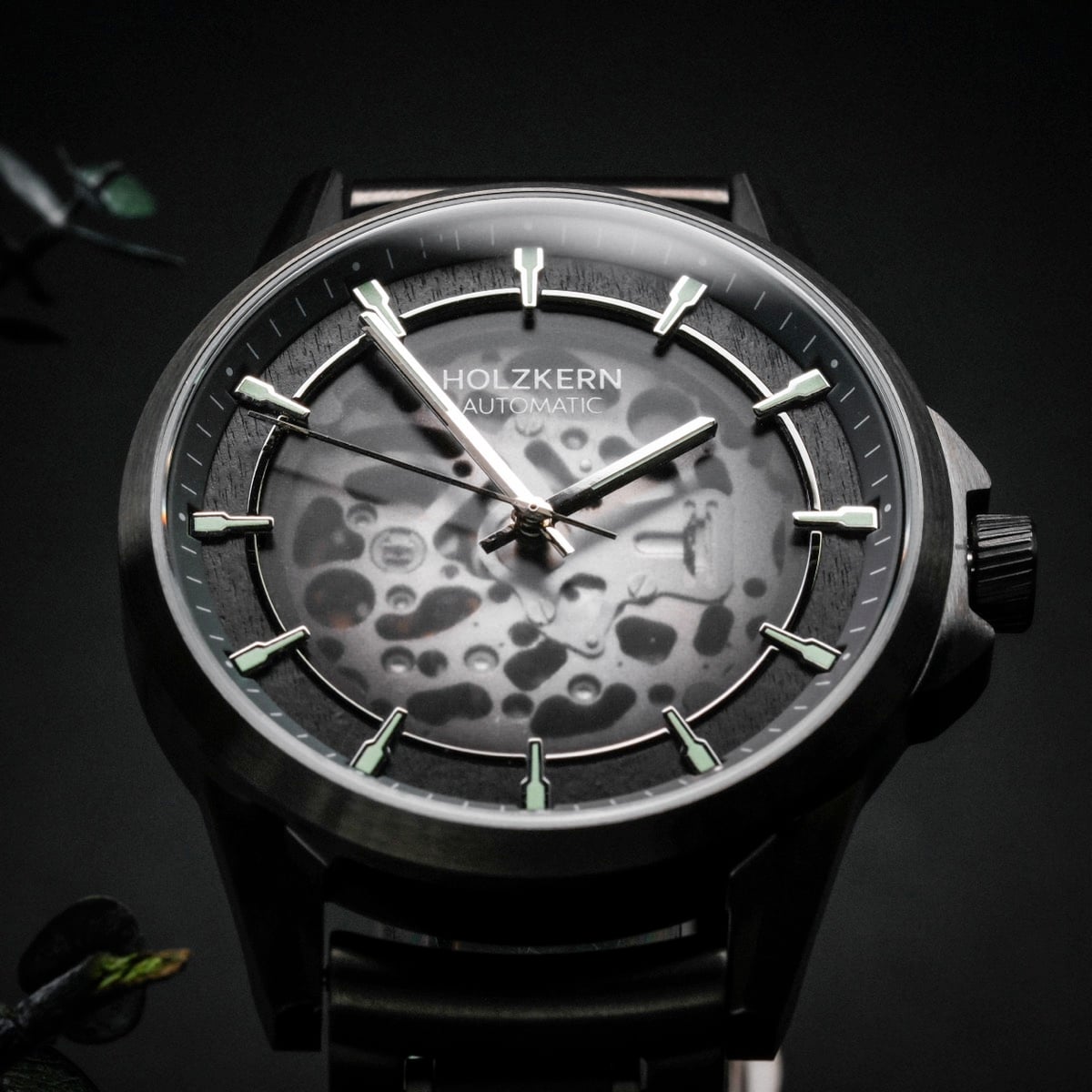 Flowfinder, an elegant watch with a maple and dark gray design, featuring a stylish modern dial.