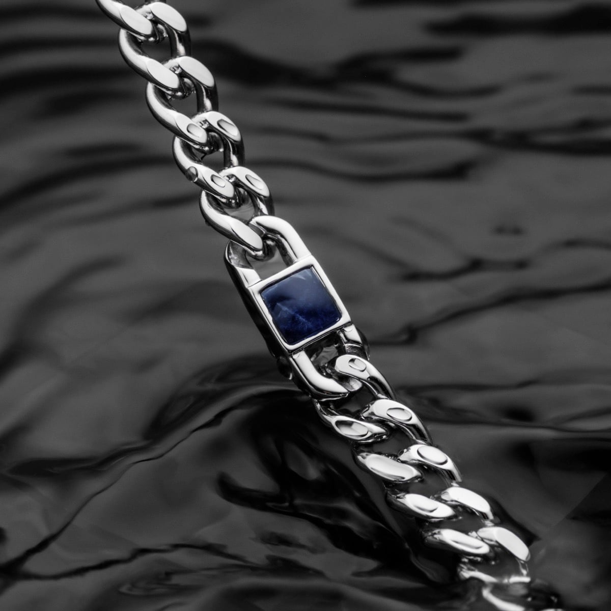 "Bodyguards Strap" bracelet in marble and silver style with sleek and elegant design.