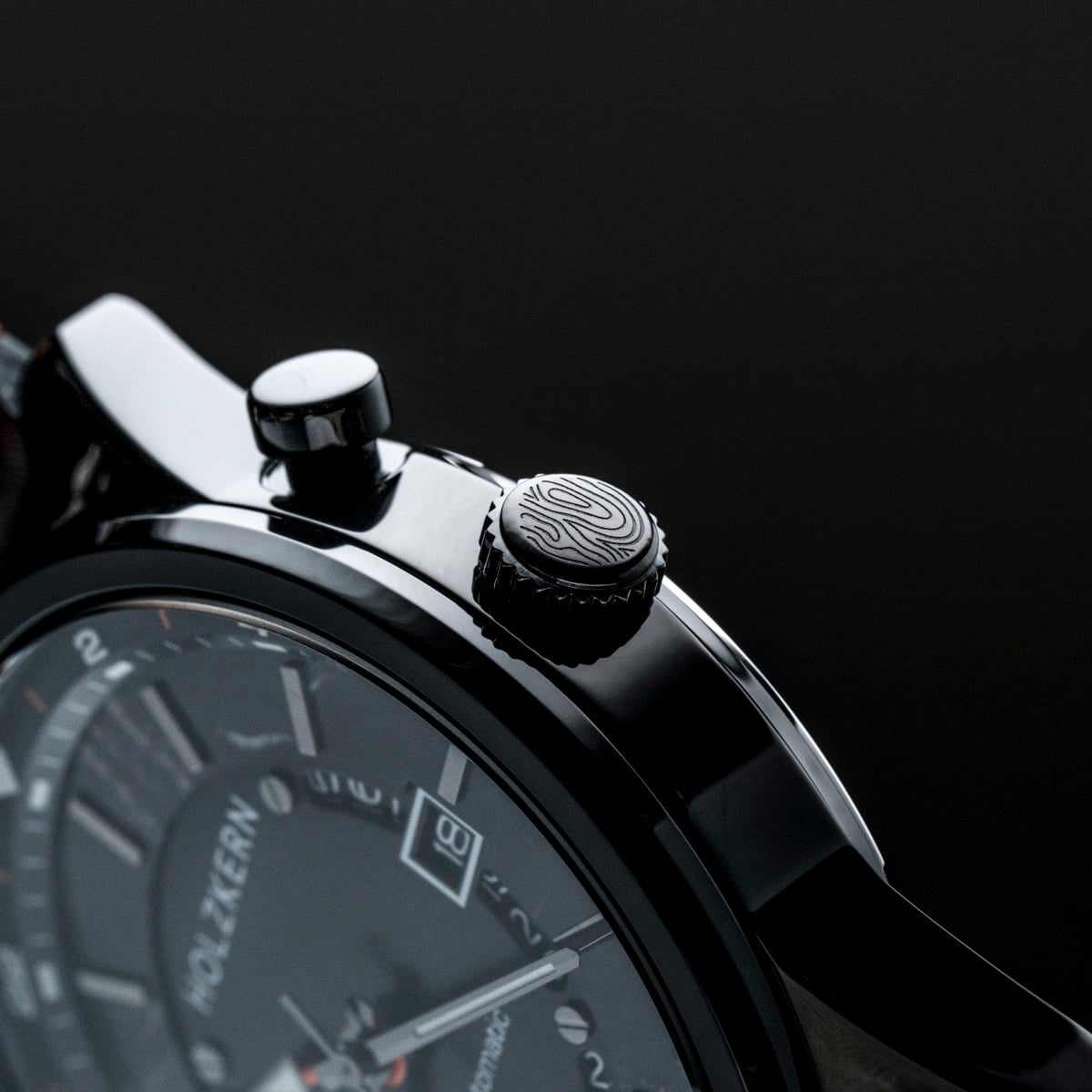"Gmt Skywhirl" watch in elegant marble/black design.