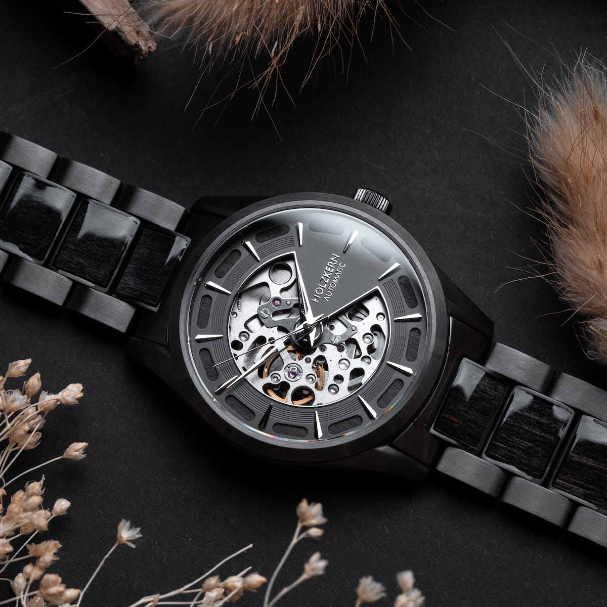 "Morasko" watch in maple and dark gray with a sleek, modern design.