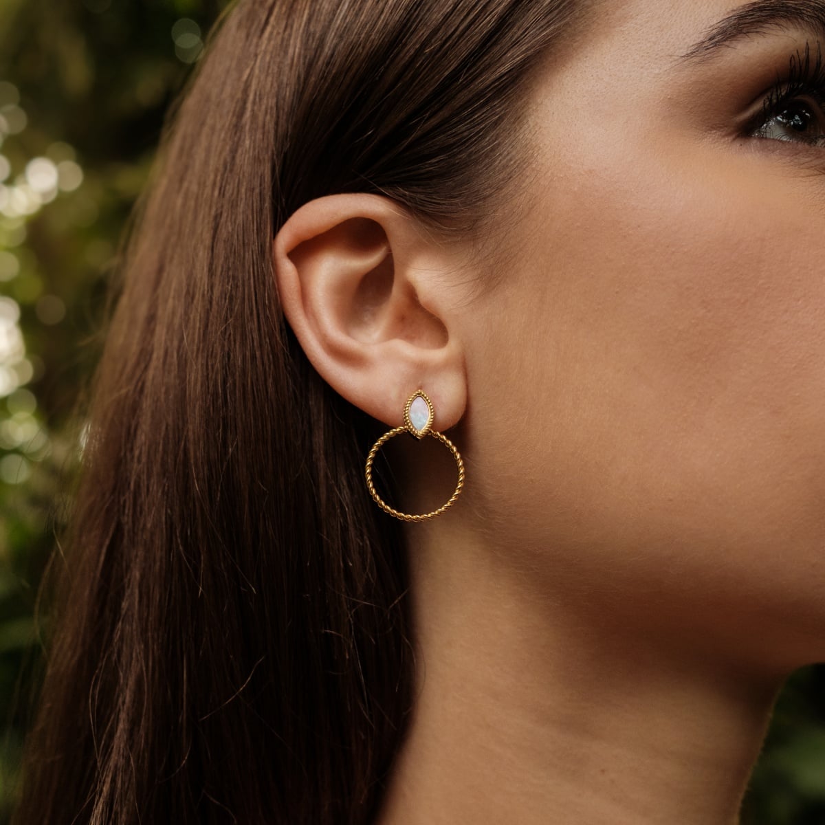 Visual Earrings (White Mother-of-pearl/Gold)