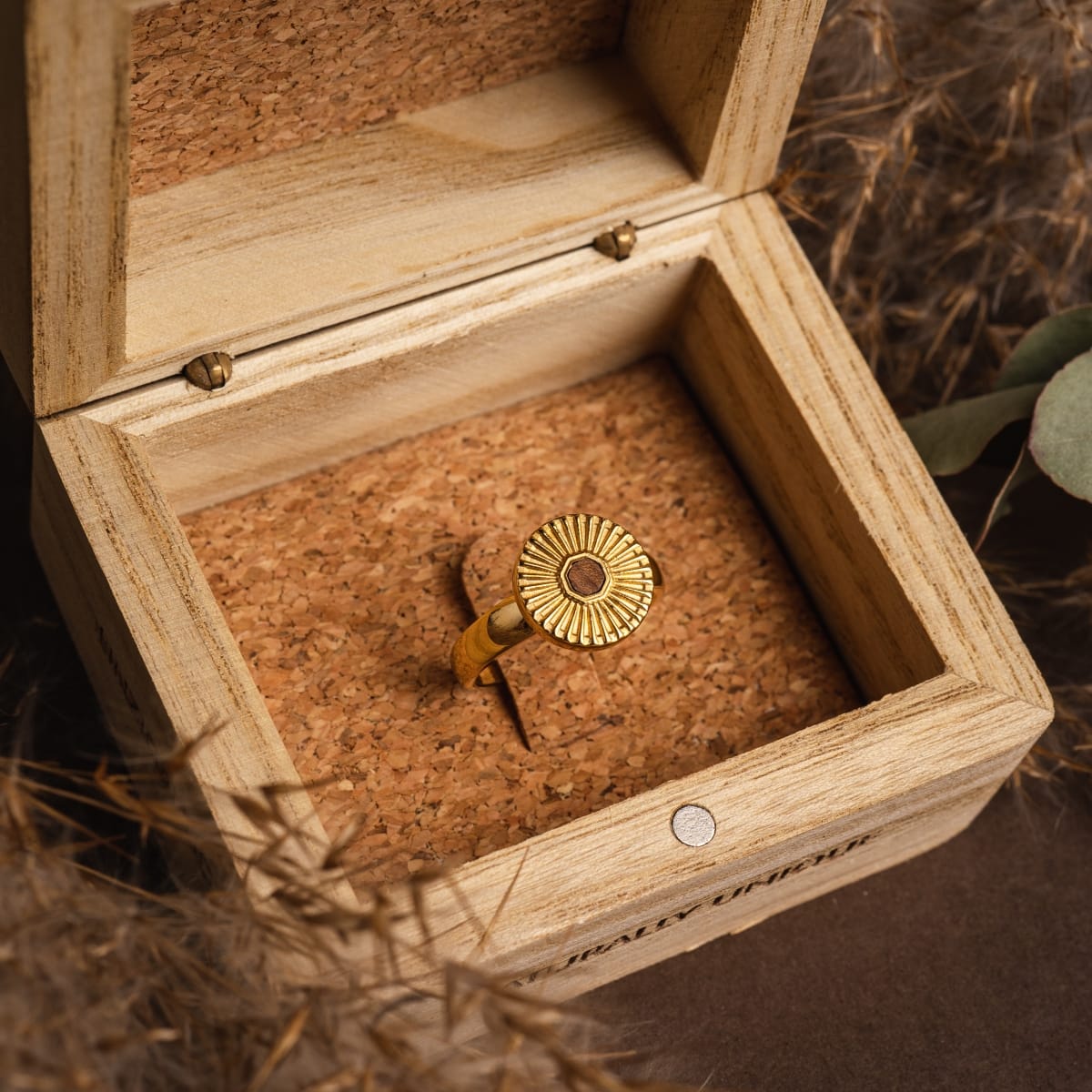 Stencil Ring (Koa/Gold)