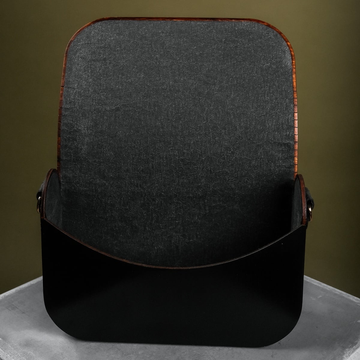"Ivay VEGAN Black Maple", a vegan black maple bag with a sleek and minimalist design.