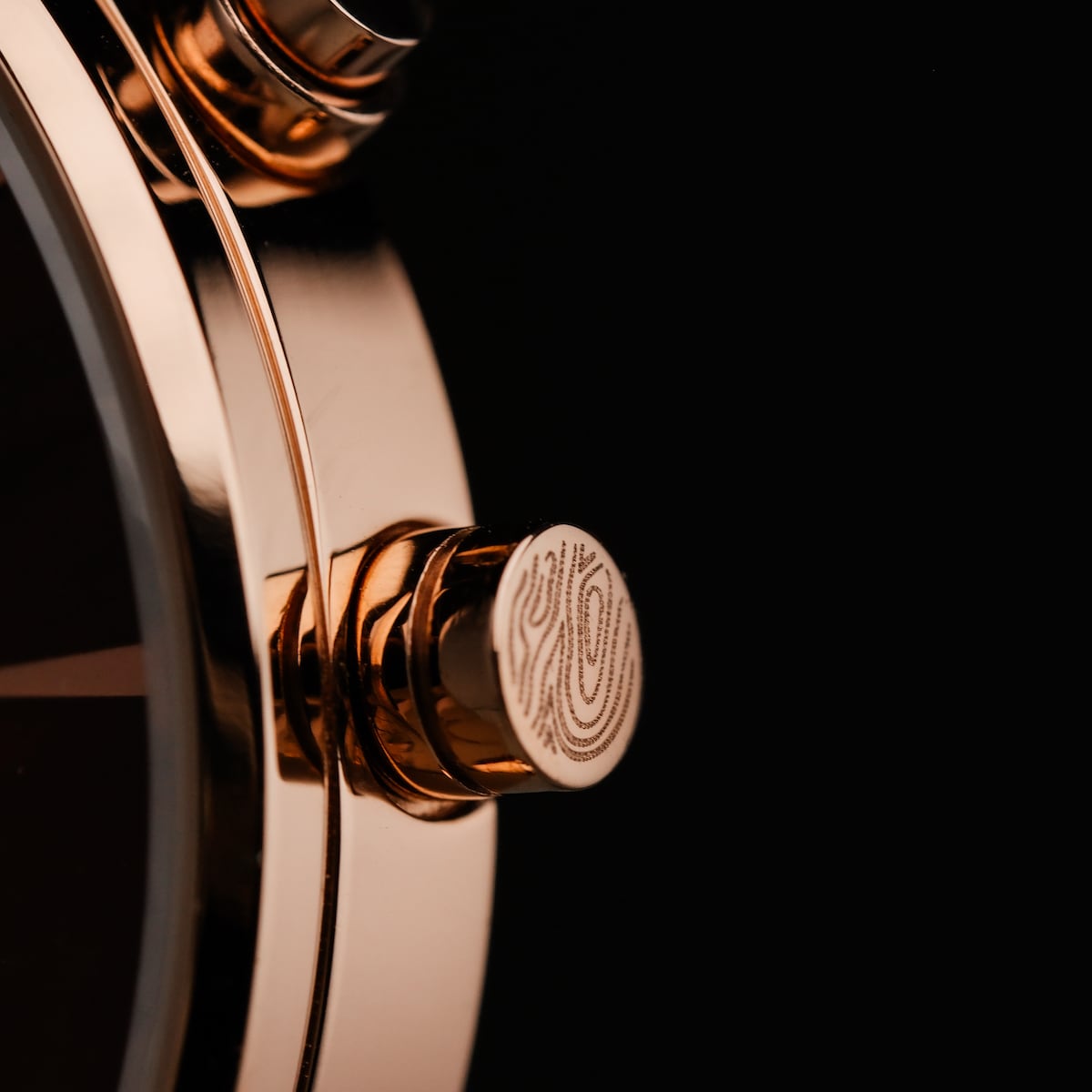 "Cheery" watch featuring nacre and ceramic elements with a sleek, modern style.