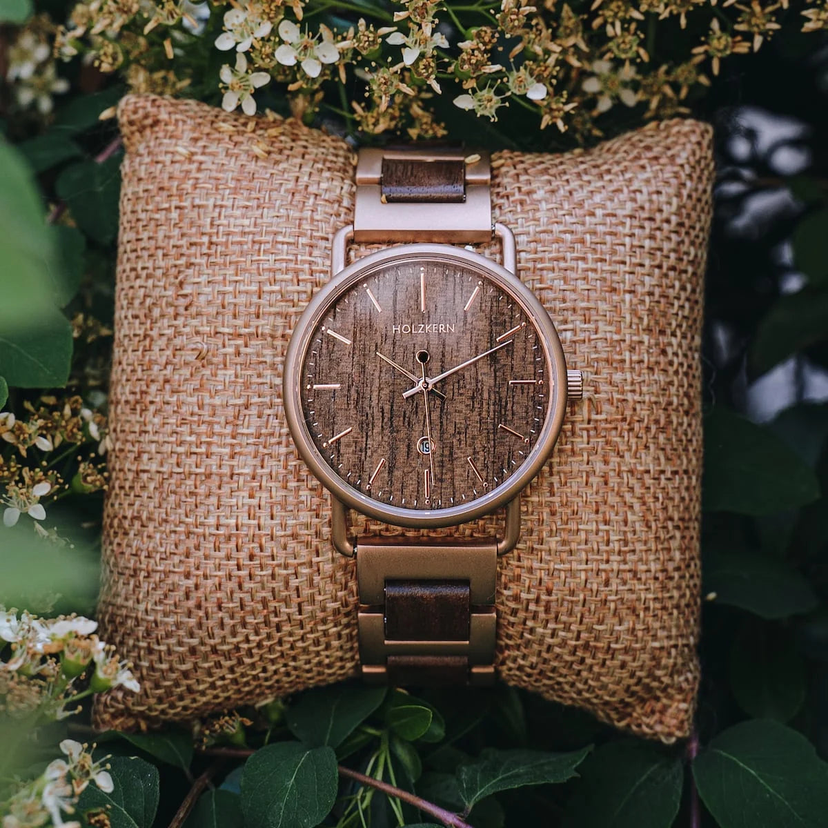 "Belvue" watch, featuring walnut wood design and an elegant, natural style.