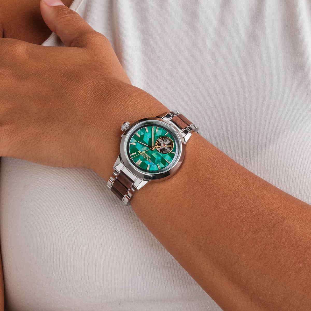 Colorburst (Mother-of-pearl/Walnut)