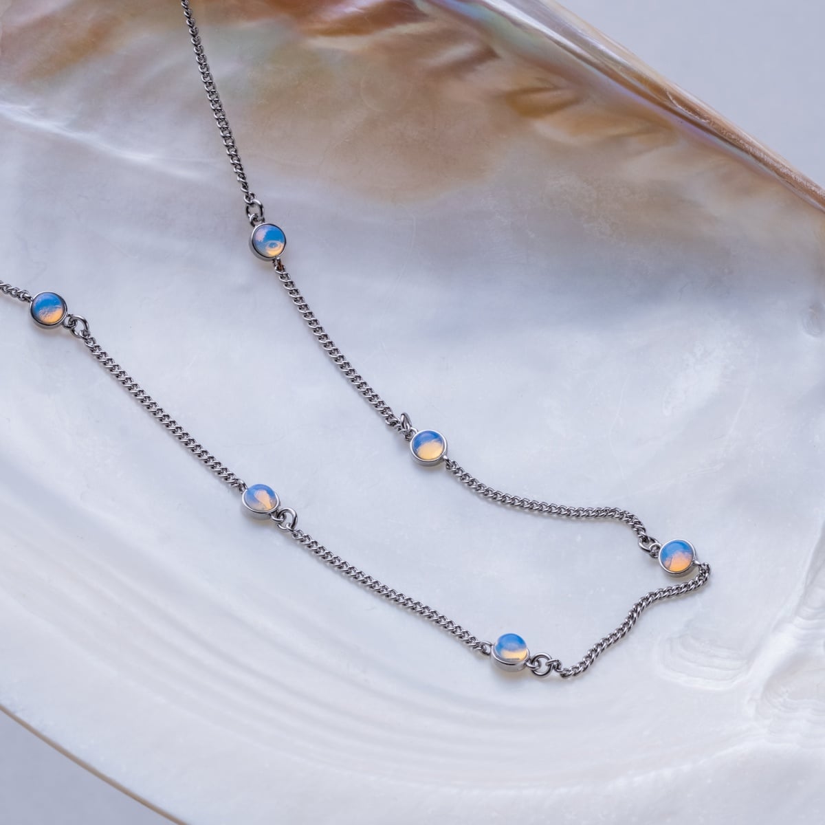 Dewdrops Necklace (Moonstone/Silver)