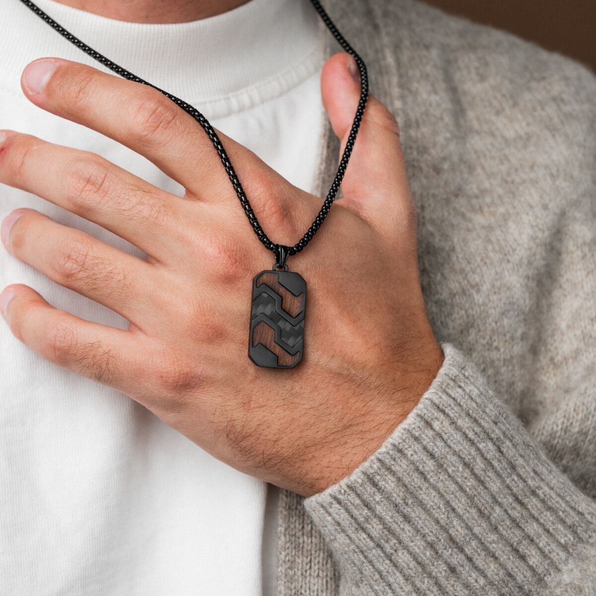 Outlands Necklace (Walnut/Carbon)