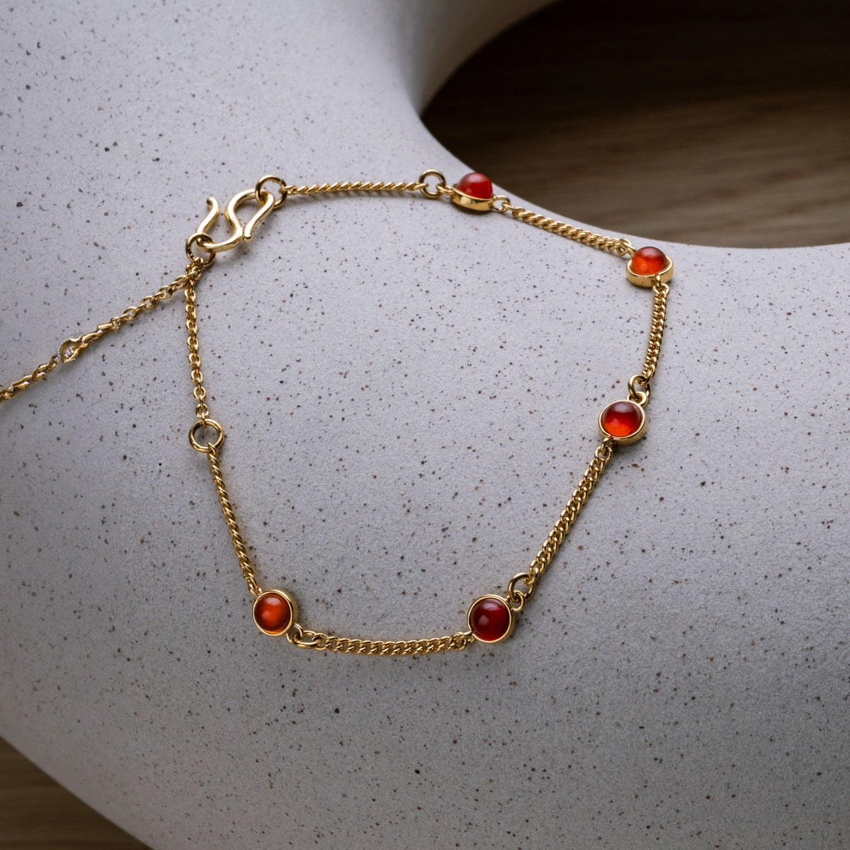 Dewdrops Armband (Chalcedon/Gold)