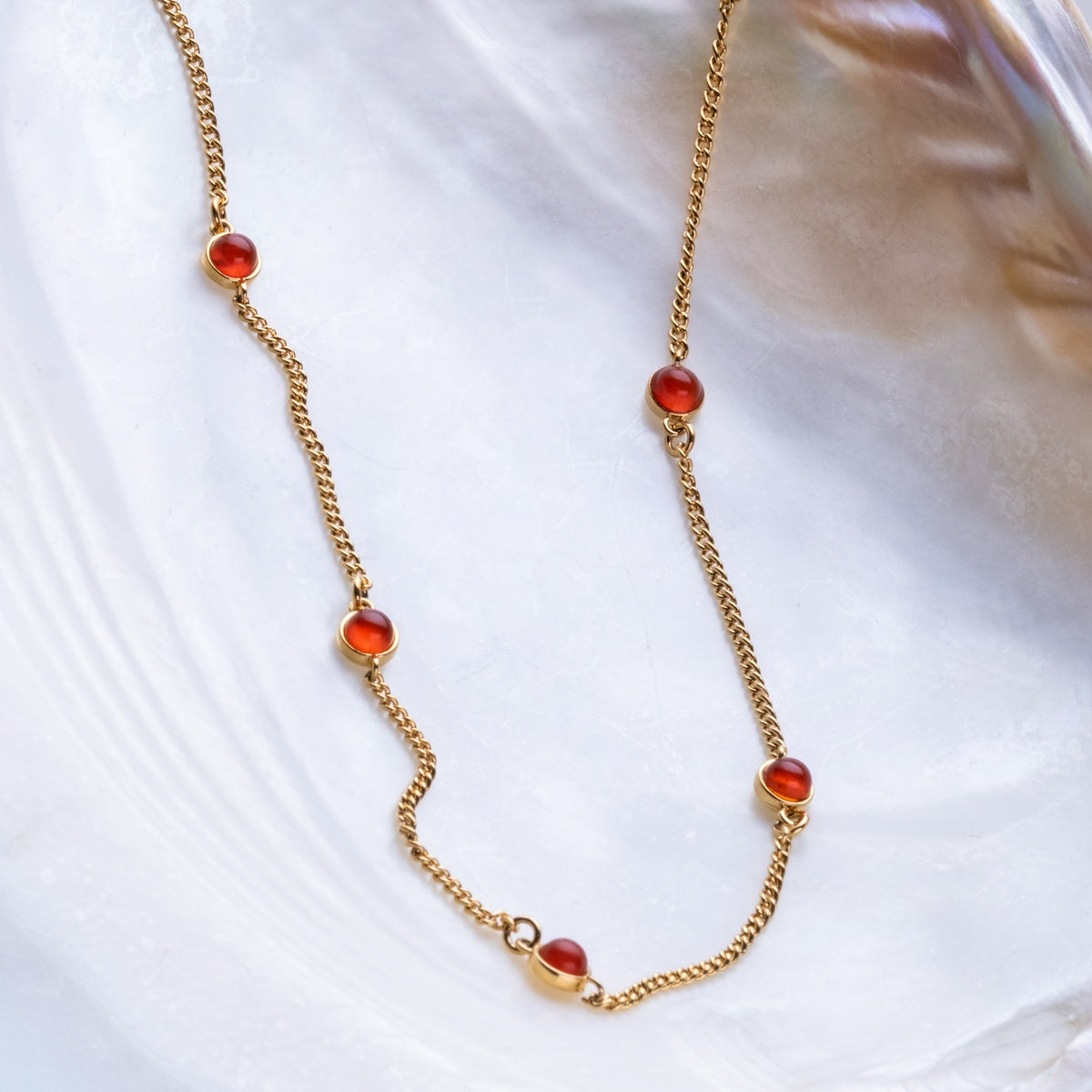 Dewdrops Necklace (Chalcedony/Gold)
