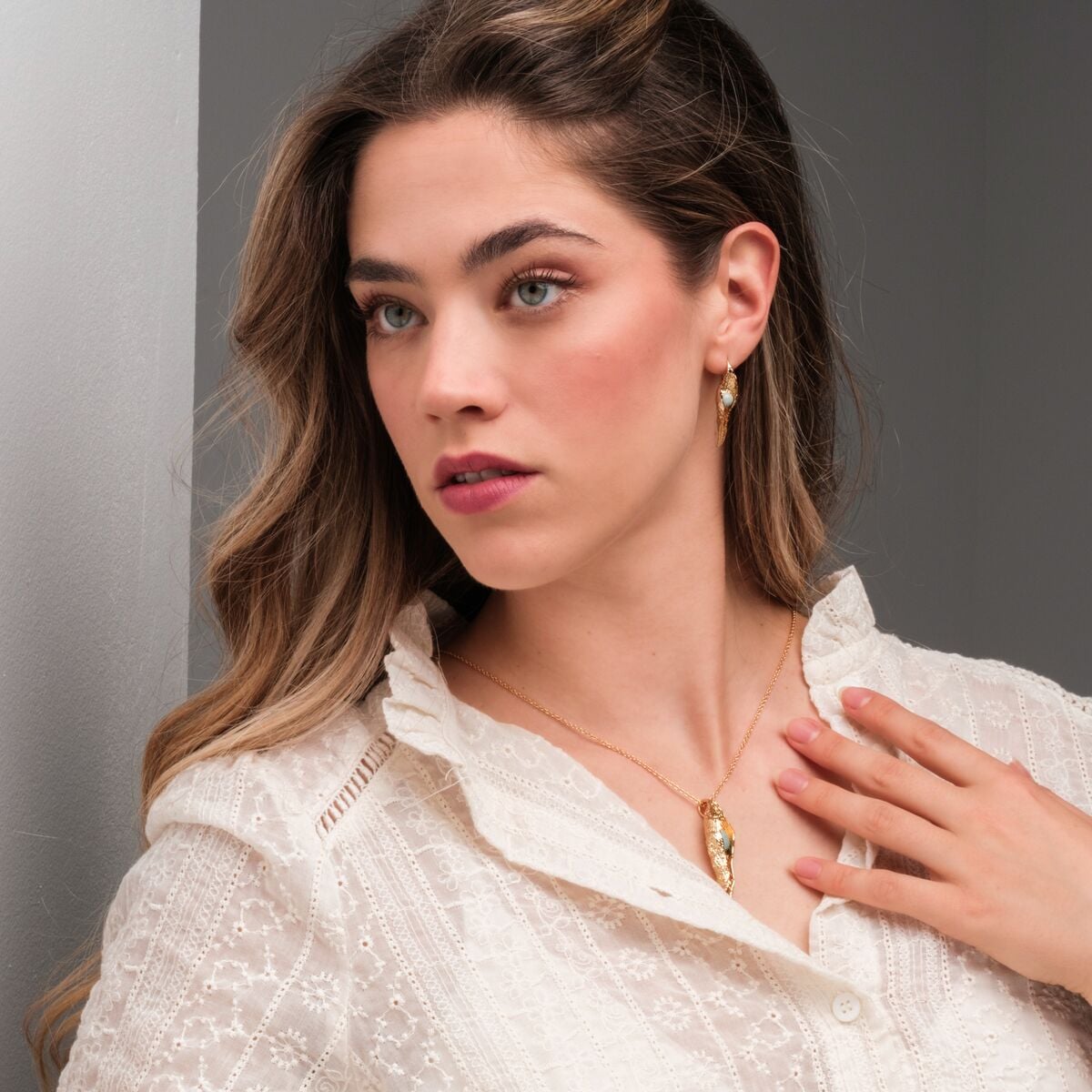 "Chalice earrings" earrings, elegant gold with amazonite, featuring a delicate and stylish design.