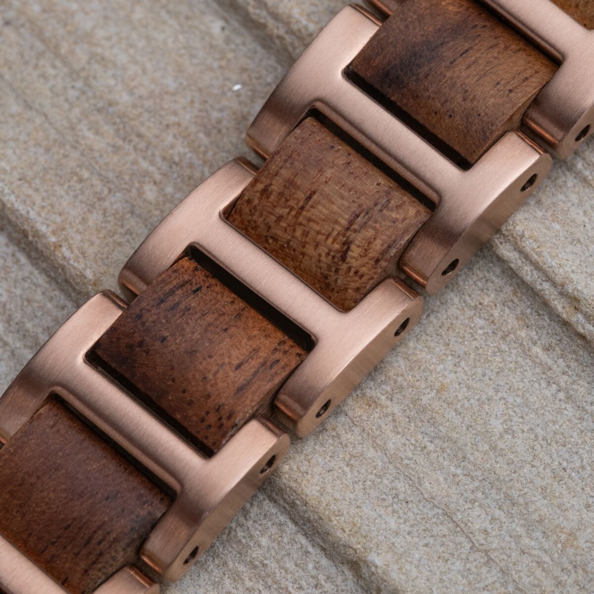 Moonbow (Quartzite/Walnut)