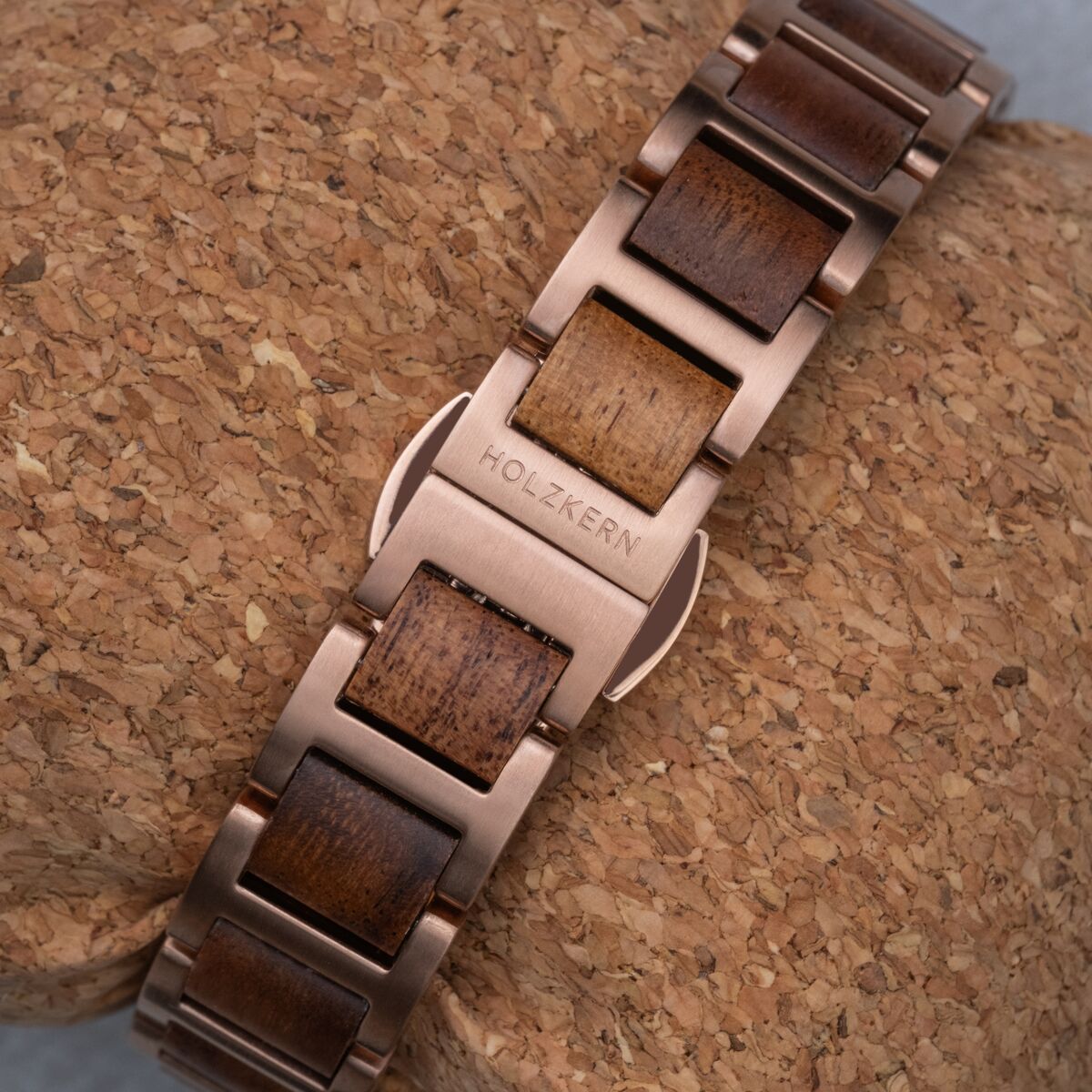 Moonbow (Quartzite/Walnut)