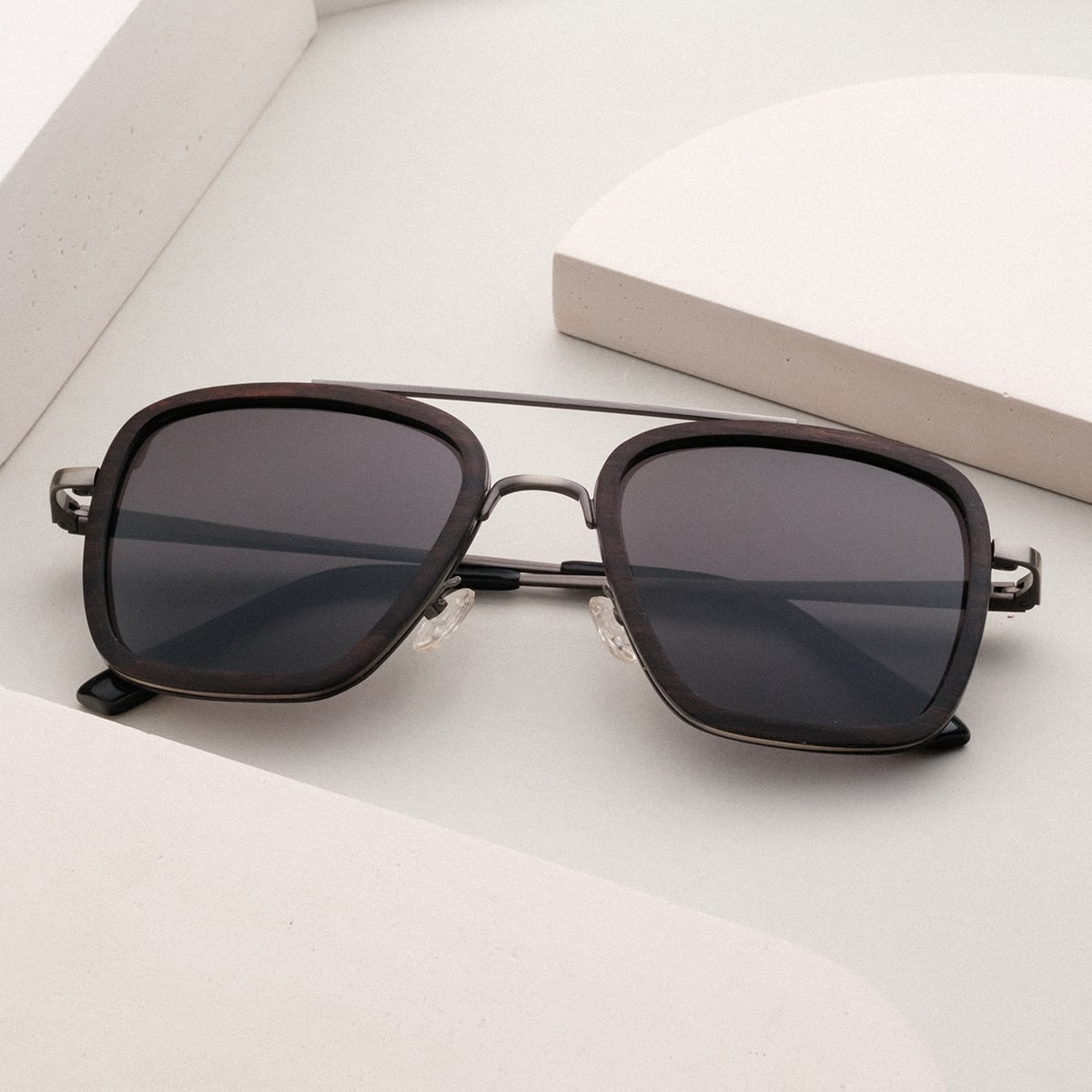 Pilot sunglasses