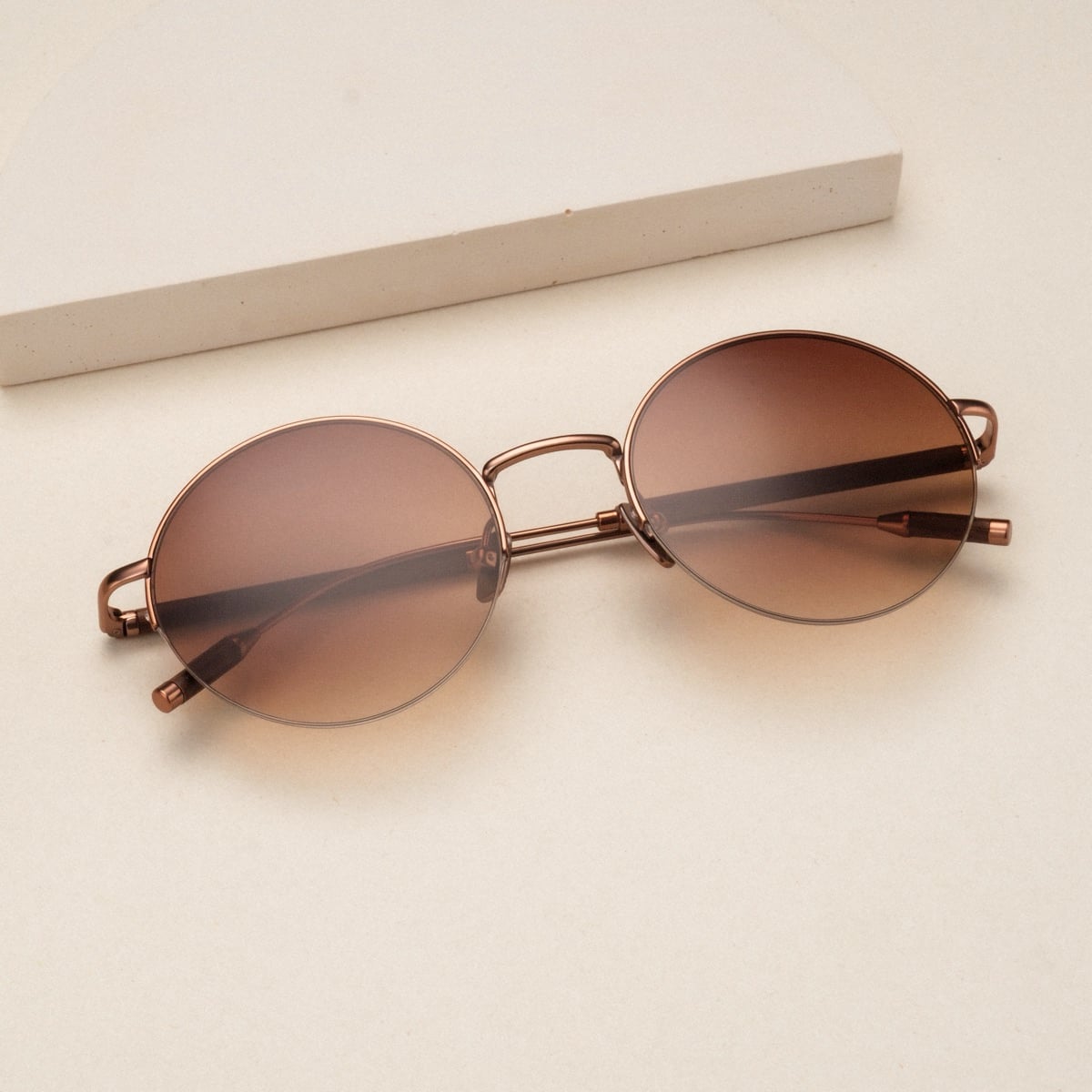 The Adventurous (Walnut/Bronze)