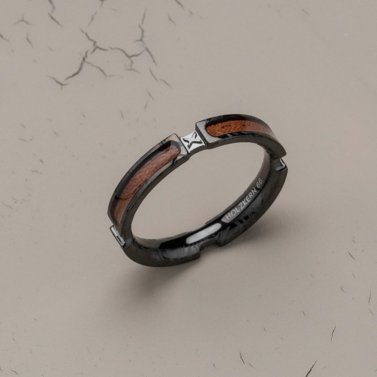 Campania Ring (Koa/Dark Gray)