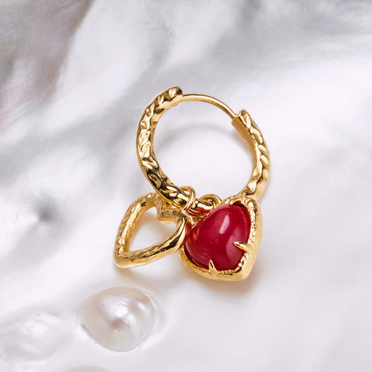 Amorance Earrings (Chalcedony/Gold)