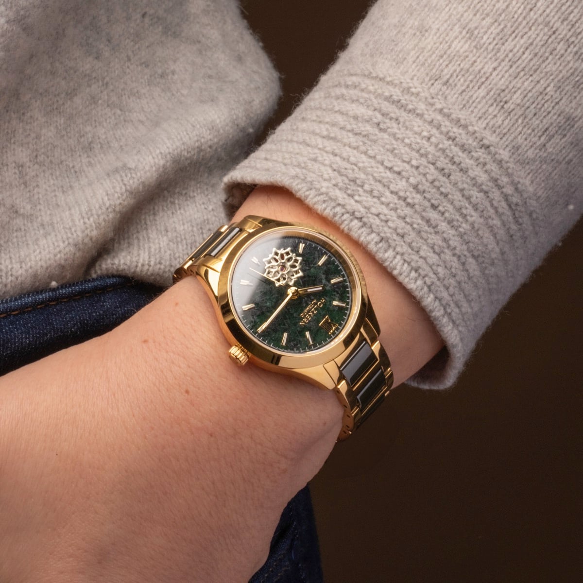 "Kaleidoscopic" wristwatch with elegant jade and ceramic design.