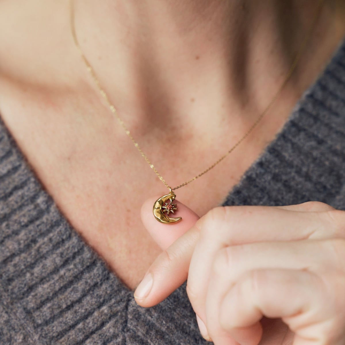 Newmoon Necklace (Sandstone/Gold)