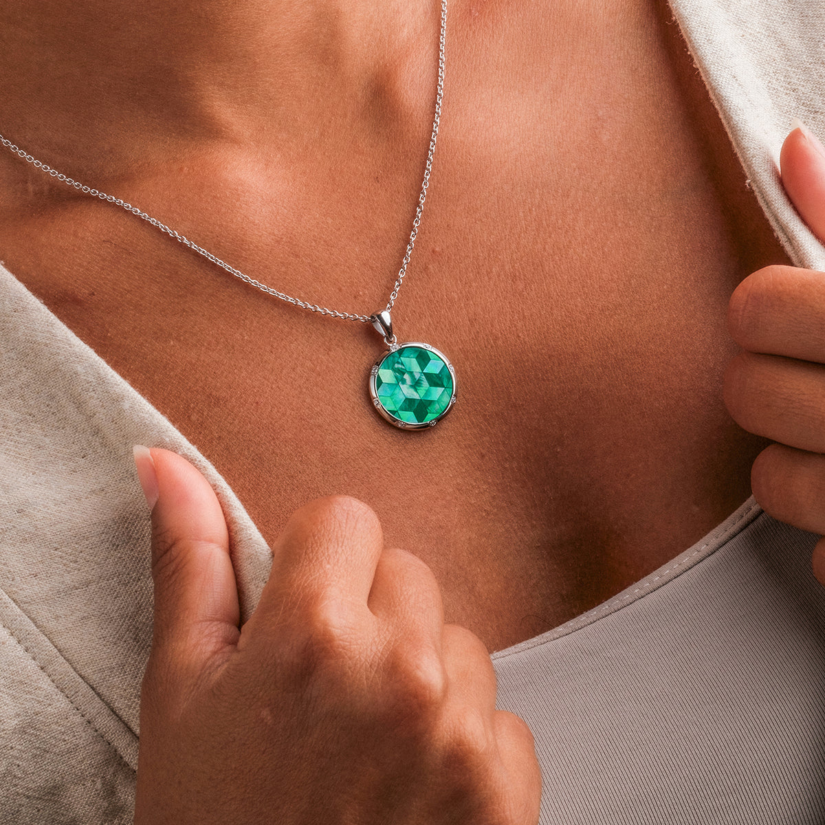 Soulgaze Necklace (Mother-of-pearl/Silver)