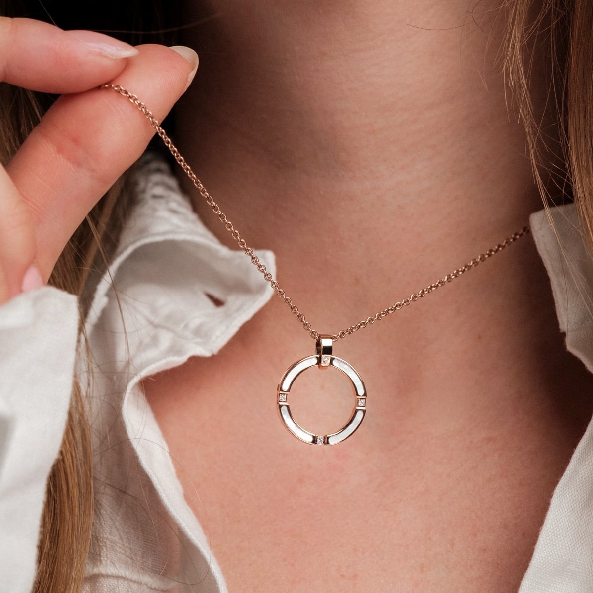Campania Necklace (Mother-of-pearl/Rose Gold)