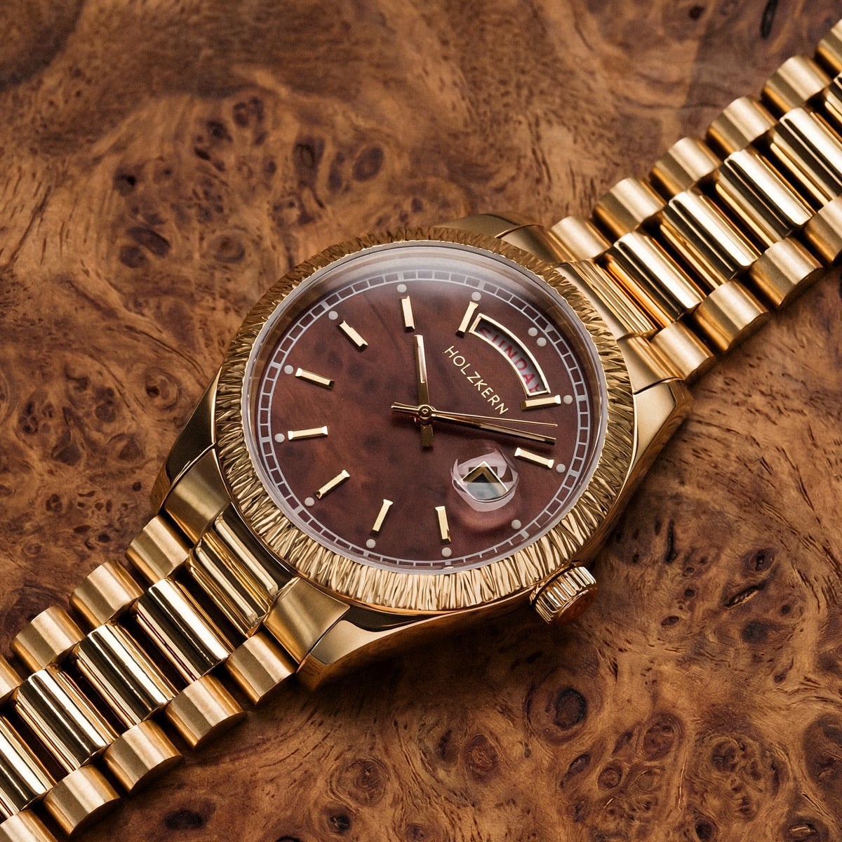 Transmontana (Burr Walnut/Gold)