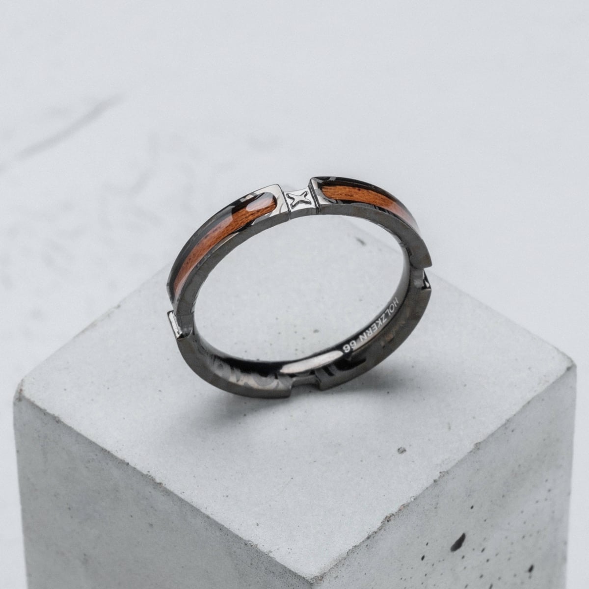 Campania Ring (Koa/Dark Gray)