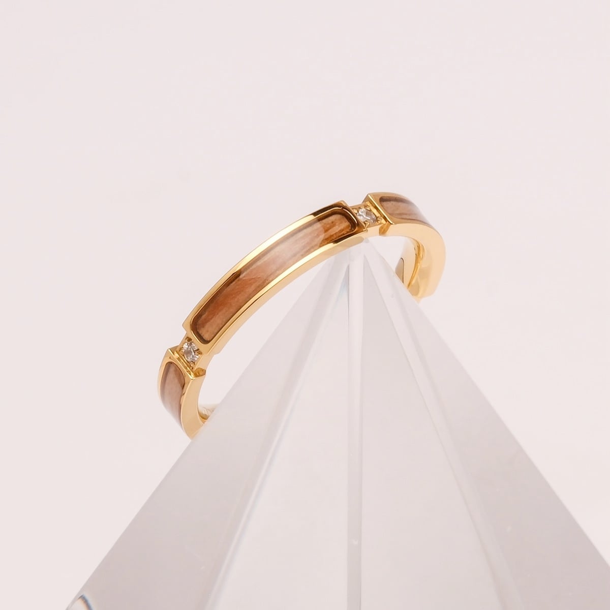 "Campania Ring" elegant gold ring with olive enamel detailing and sleek design.