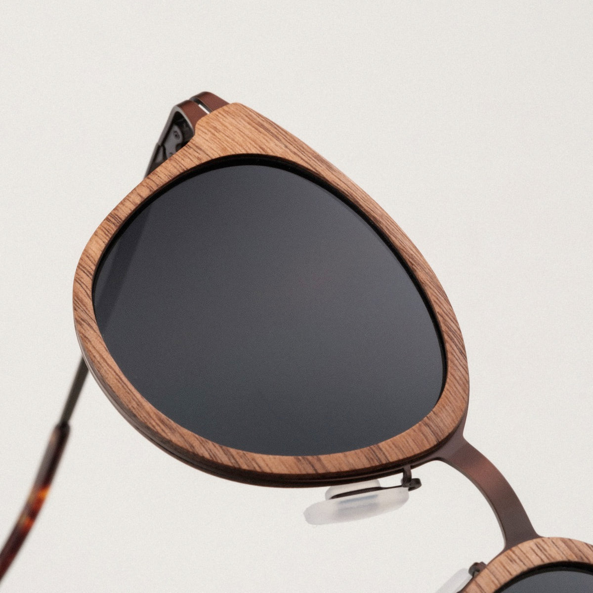 The Playful (Walnut/Brushed Brown)
