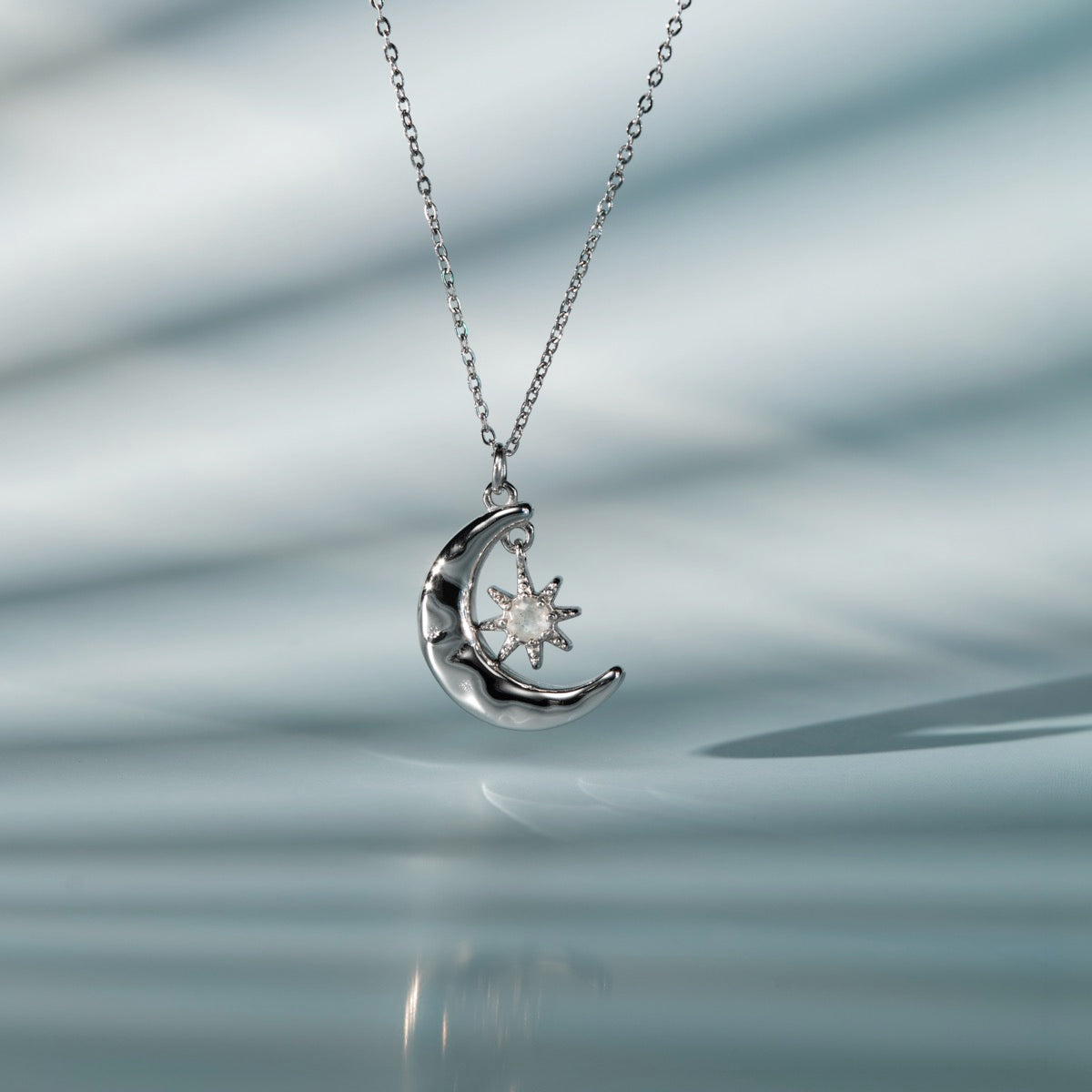 Newmoon Necklace (Labradorite/Silver)