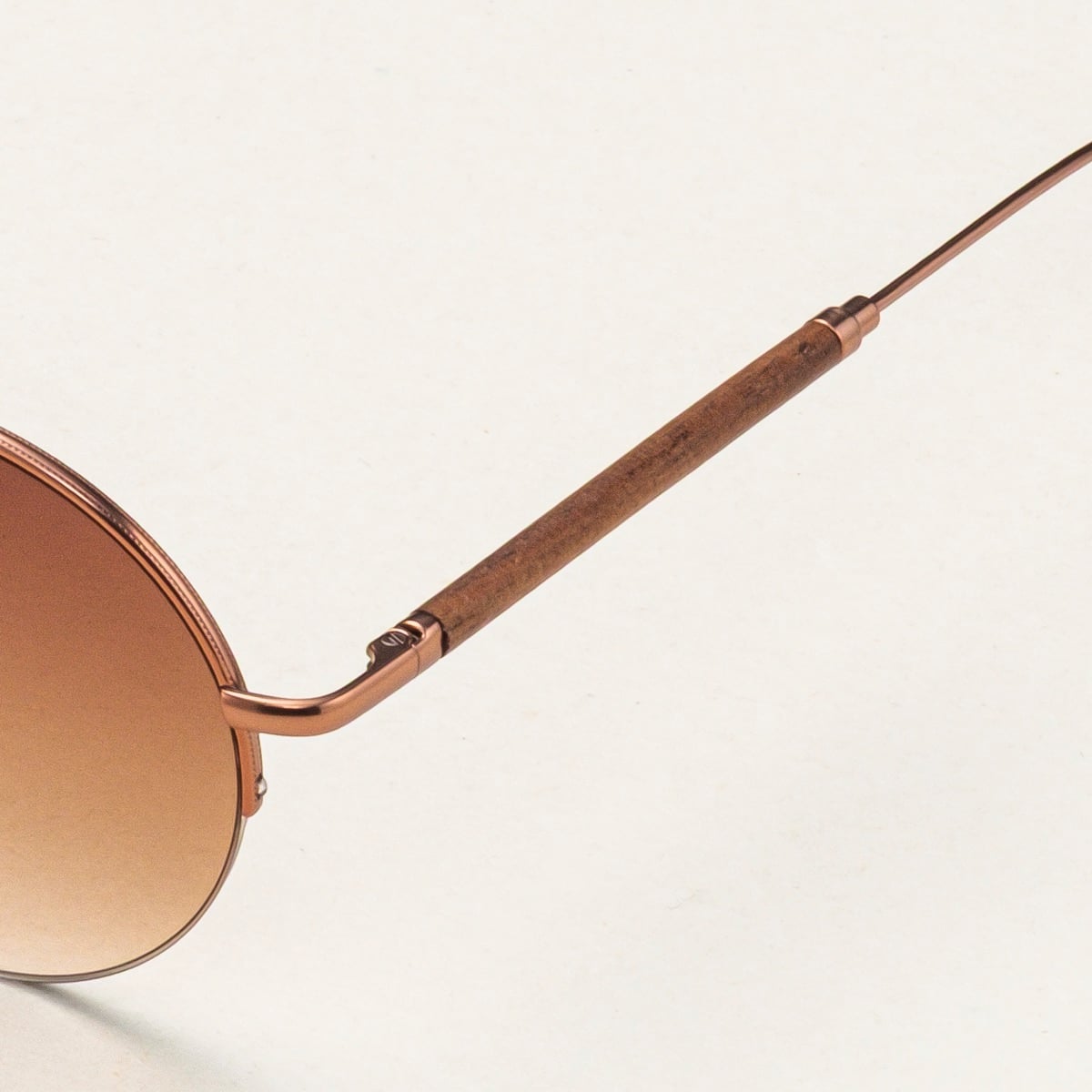 The Adventurous (Walnut/Bronze)