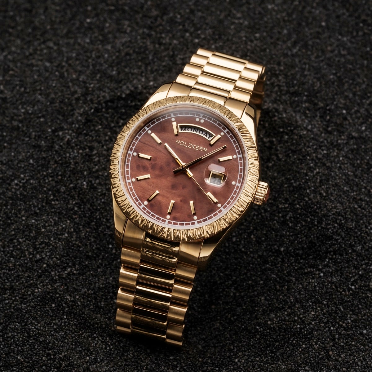 Transmontana (Burr Walnut/Gold)