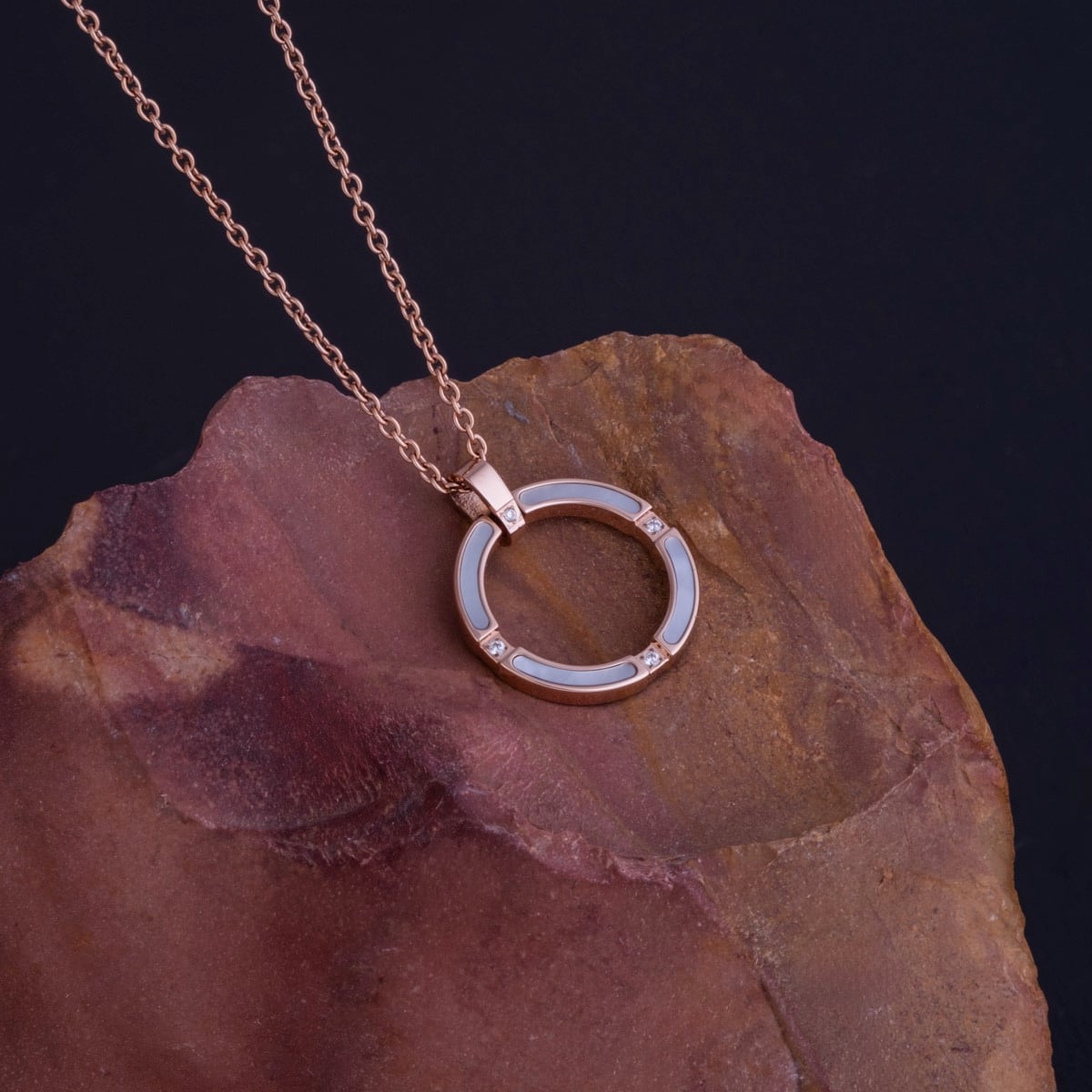 Campania Necklace (Mother-of-pearl/Rose Gold)