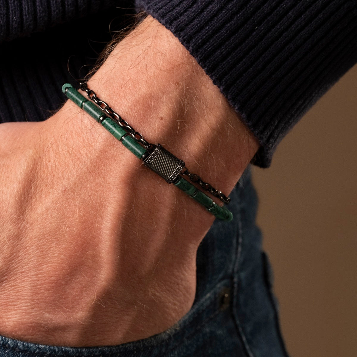 "Supersonic" bracelet in aventurine and gray, featuring a sleek, modern design with a stylish clasp.