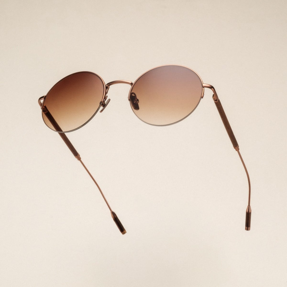 The Adventurous (Walnut/Bronze)