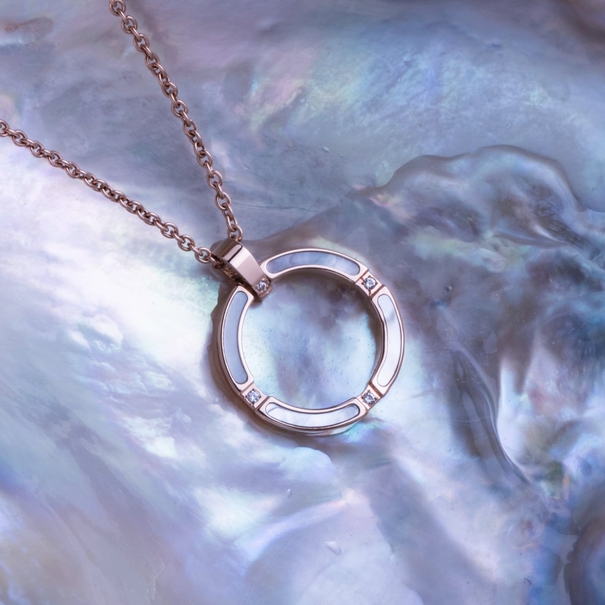 Campania Necklace (Mother-of-pearl/Rose Gold)