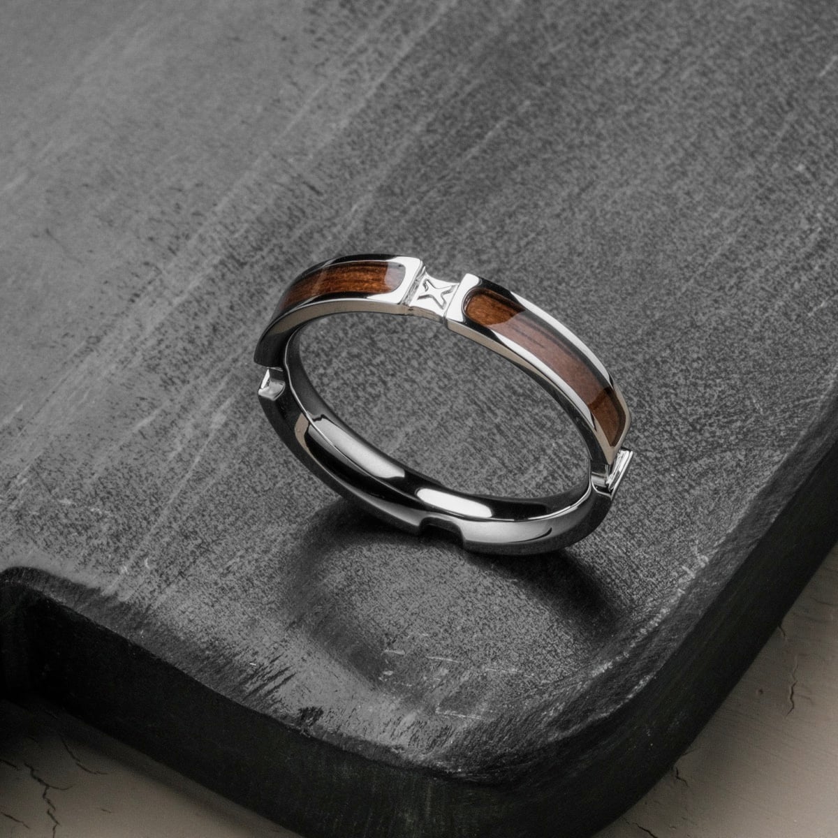 Campania Ring (Walnut/Silver)