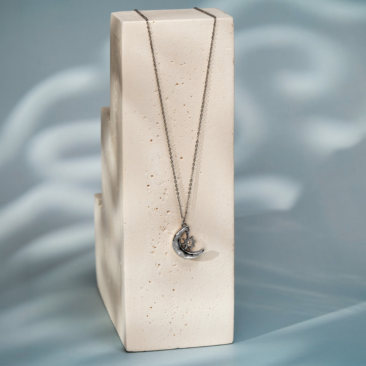Newmoon Necklace (Labradorite/Silver)
