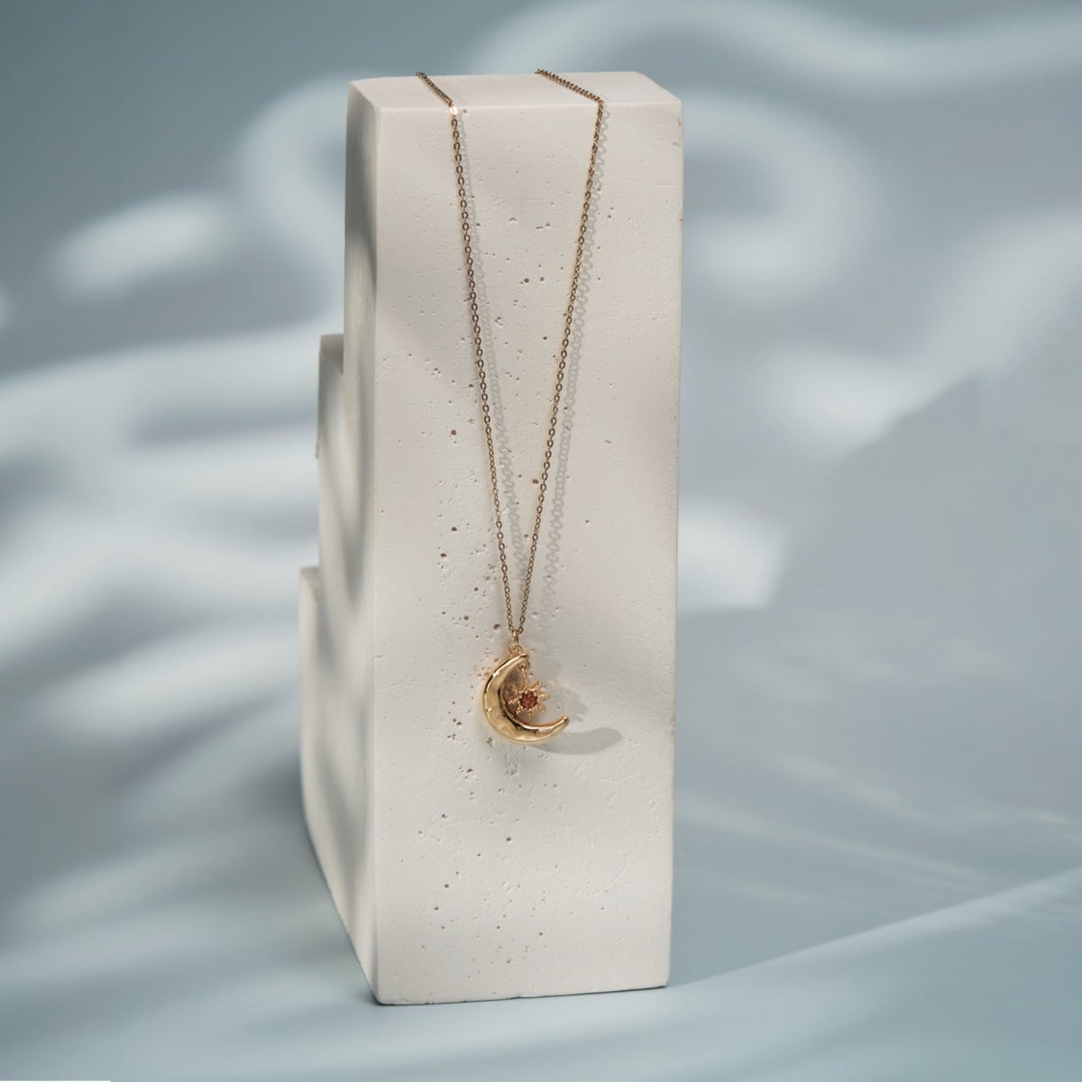Newmoon Necklace (Sandstone/Gold)