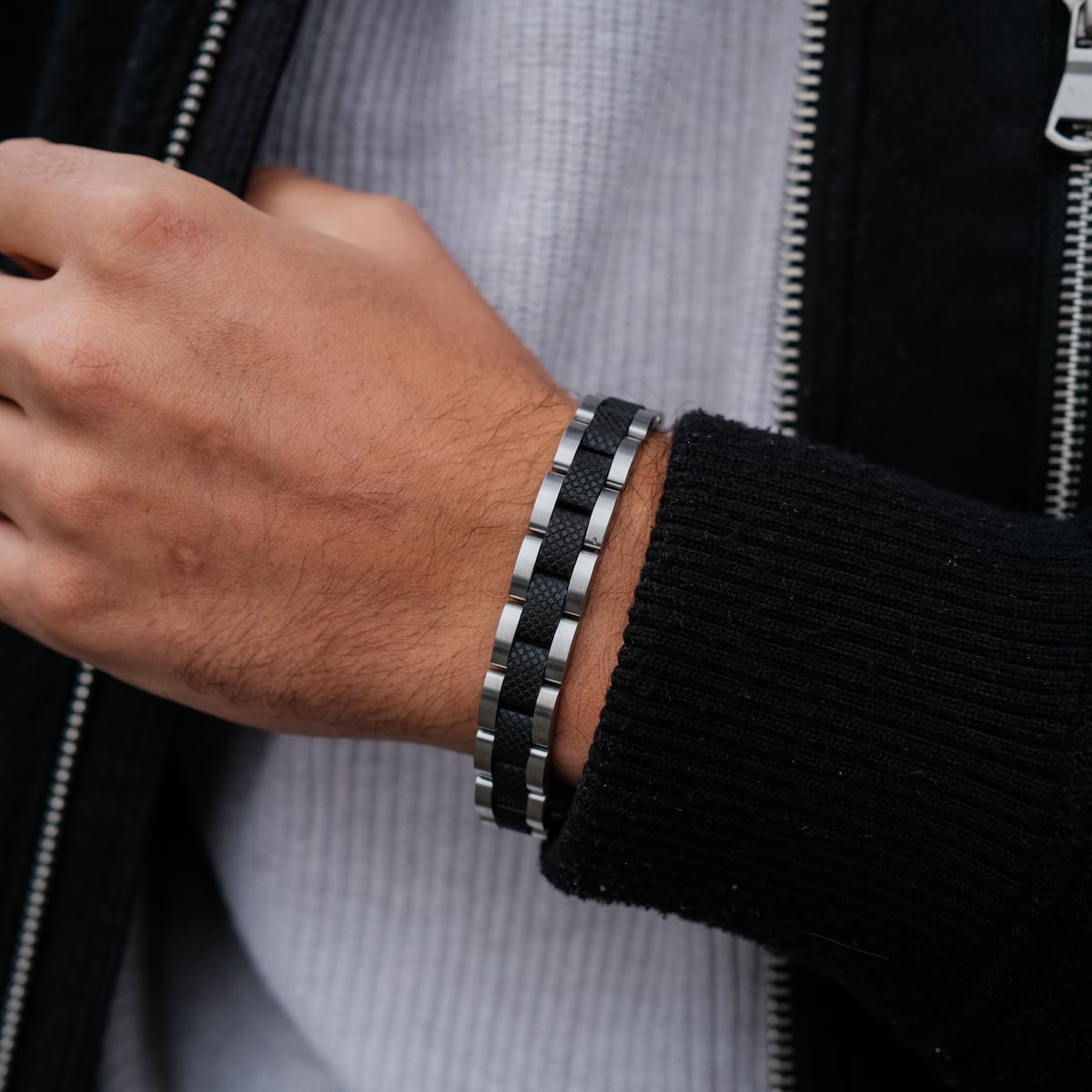 "Accord" bracelet in maple and silver, showcasing a modern, sleek design.