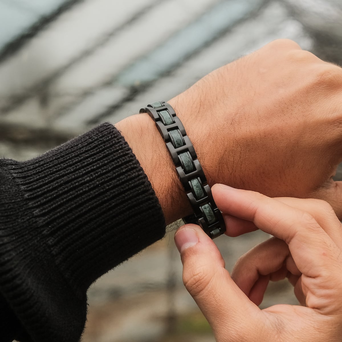 "Forte" bracelet featuring a sleek marble and black design.