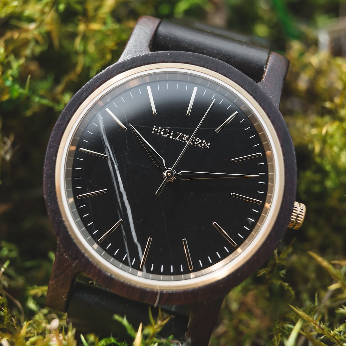 "Summer Night" wristwatch featuring a sleek design with maple and marble elements, showcasing an elegant and natural look.